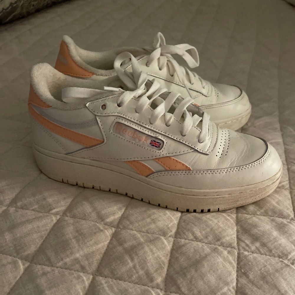 Reebok women’s vintage tennis shoes